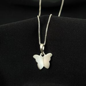 Colar borboleta Origami